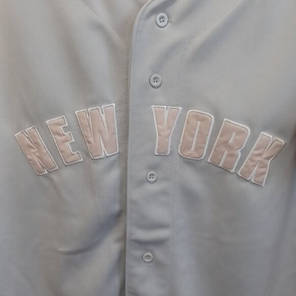 Steve & Barry’s New York NYC Gray Jersey Women’s Small Pink Accents Embroidered - Picture 3 of 16